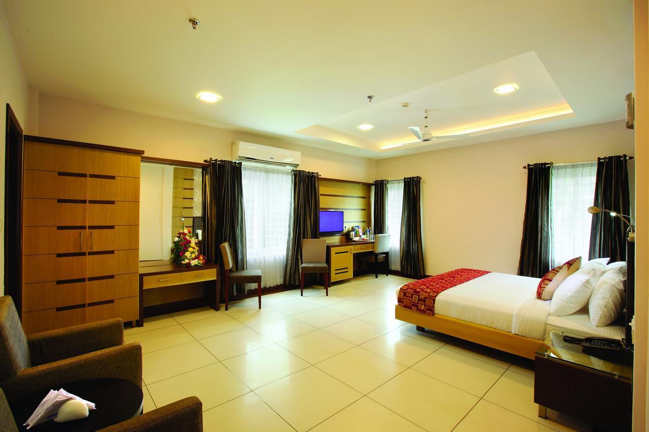 Hotel Aswathy Kodungallūr Esterno foto