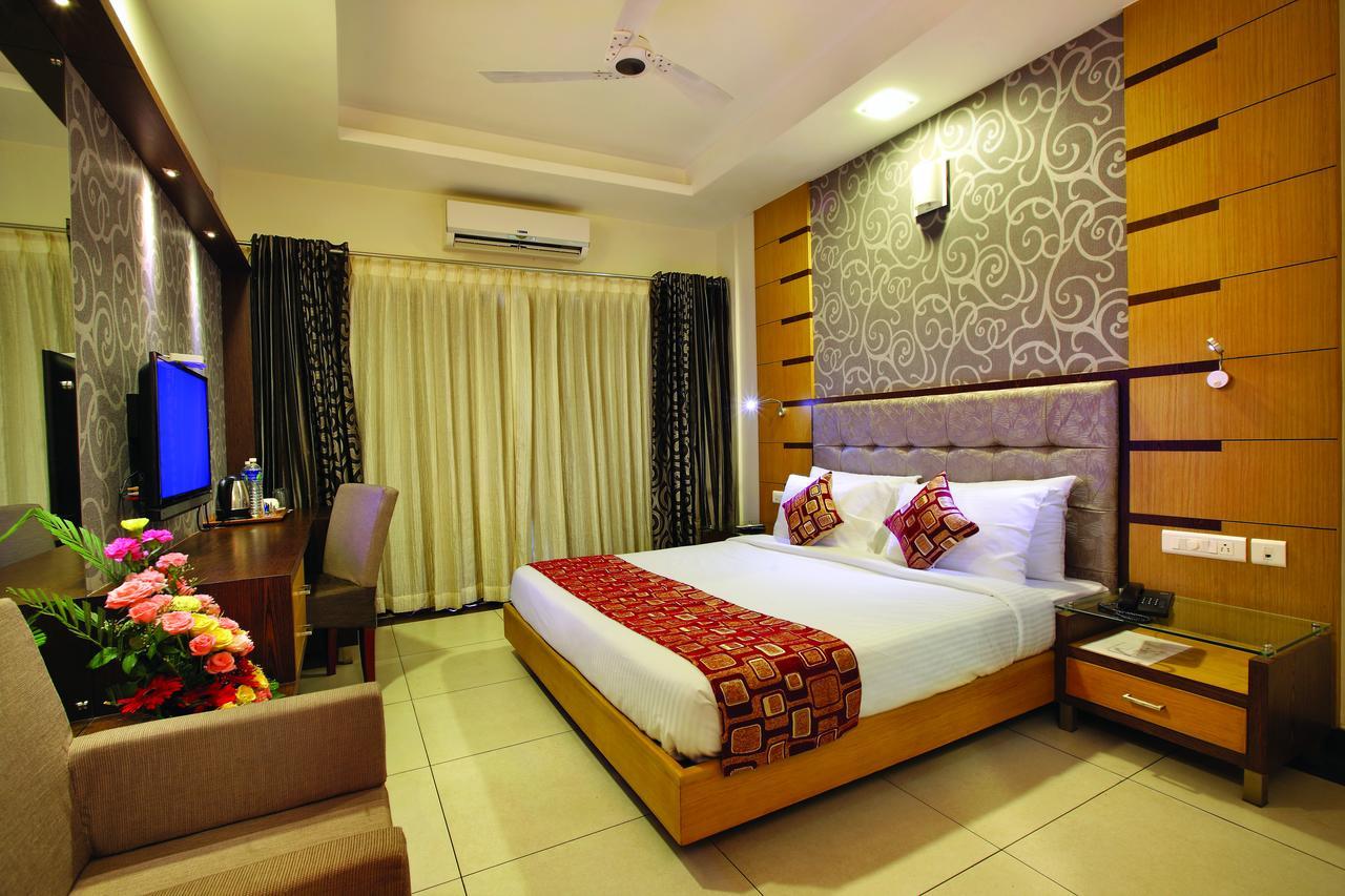 Hotel Aswathy Kodungallūr Esterno foto