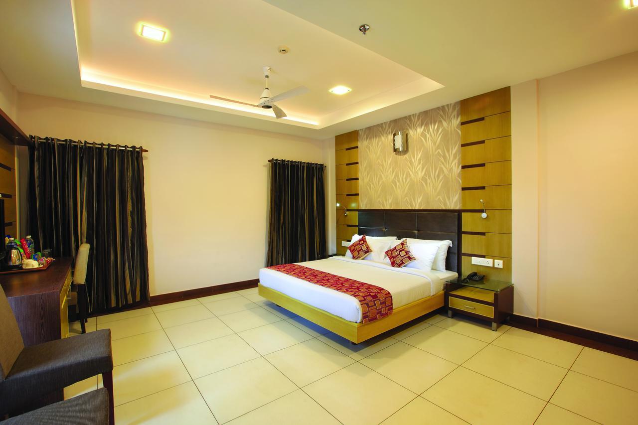 Hotel Aswathy Kodungallūr Esterno foto