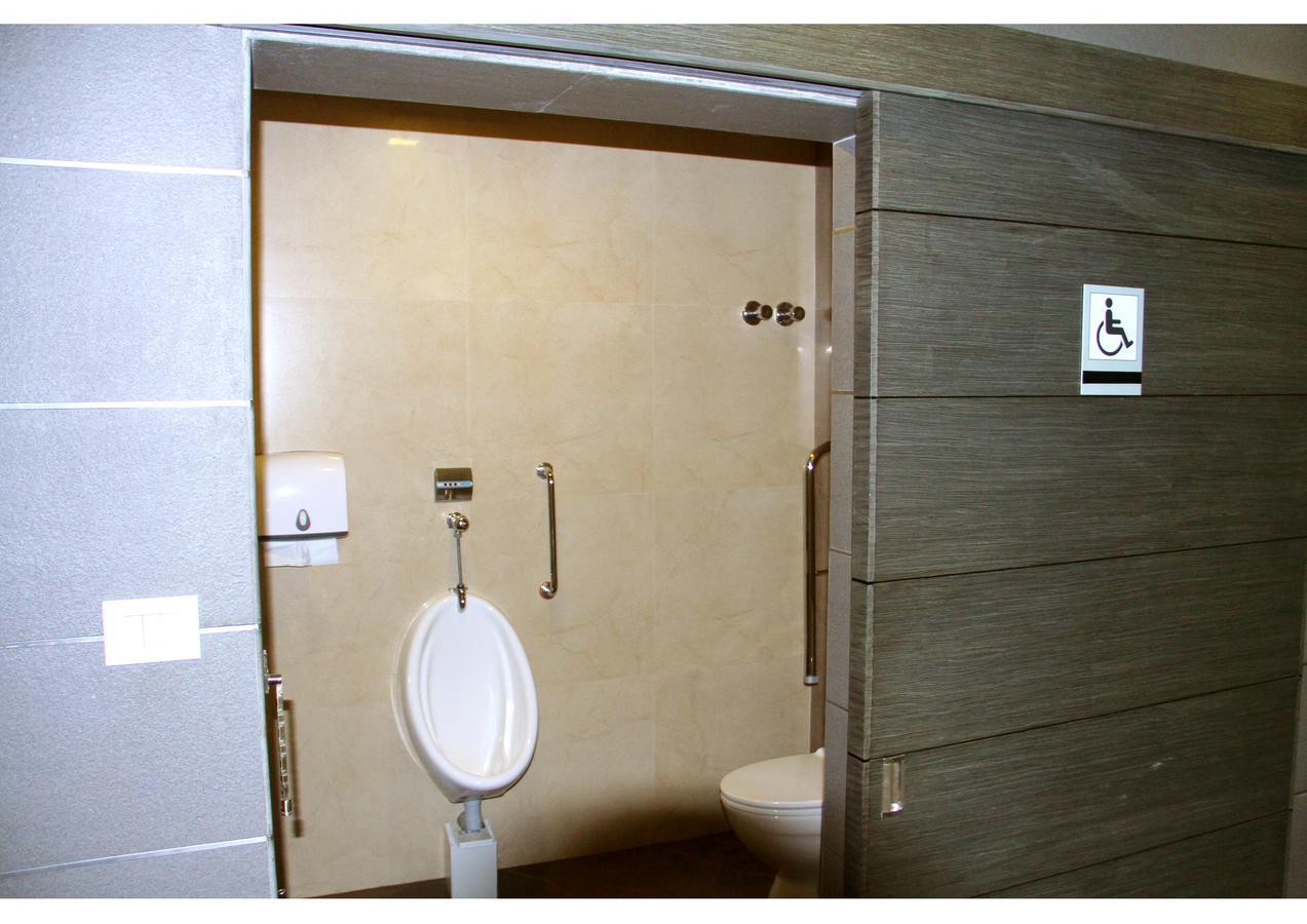 Hotel Aswathy Kodungallūr Esterno foto