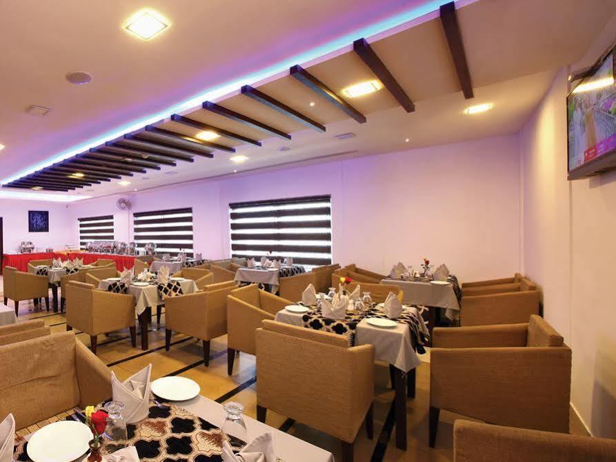 Hotel Aswathy Kodungallūr Esterno foto
