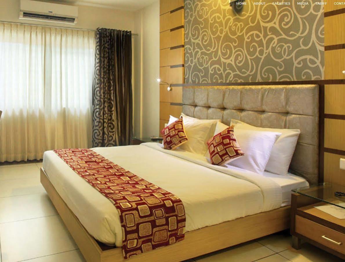 Hotel Aswathy Kodungallūr Esterno foto